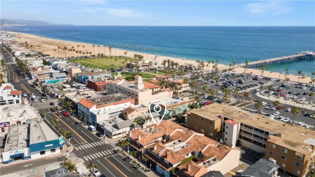 MLS: OC24114359 Condo For Sale