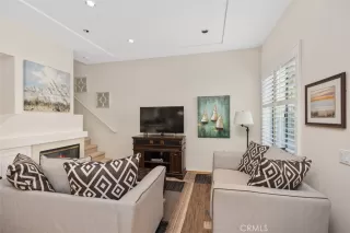 Photo #5: OC24114557 Listing