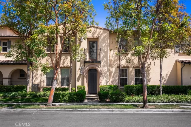 MLS: OC24114579 Condo For Sale