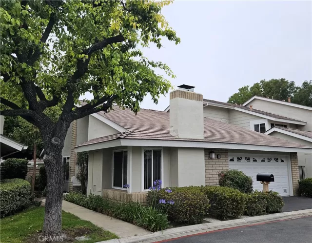 MLS: OC24114624 Condo For Sale