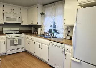 Photo #4: OC24114624 Listing