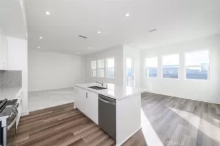 Photo #3: OC24114963 Listing 