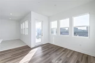 Photo #4: OC24114963 Listing 