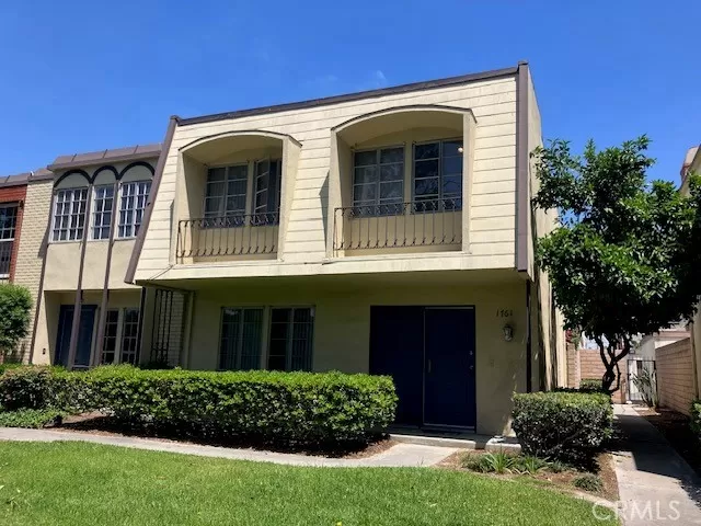 MLS: OC24115095 Condo For Sale