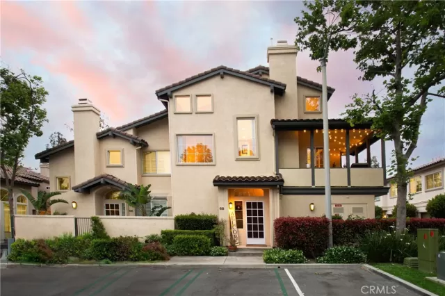 MLS: OC24115186 Condo For Sale