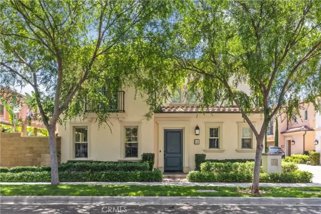 MLS: OC24115331 Condo For Sale