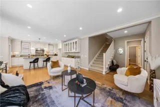 Photo #4: OC24115331 Listing