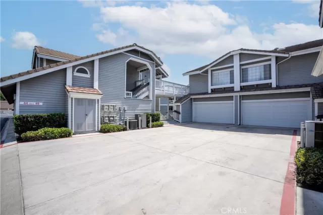 MLS: OC24115603 Condo For Sale