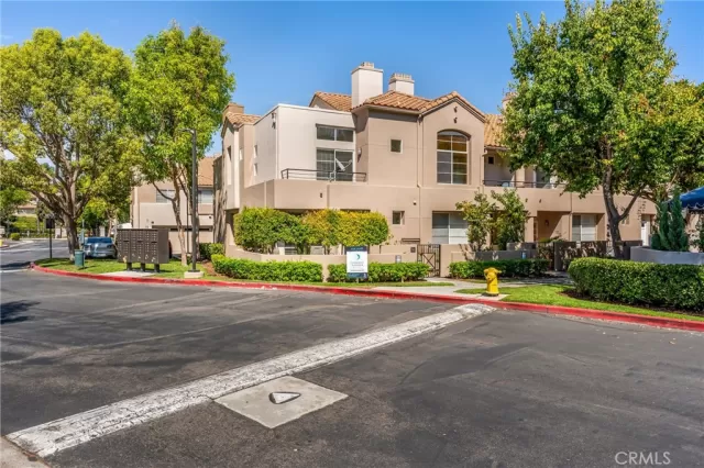 MLS: OC24115895 Condo For Sale