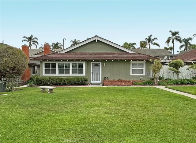 MLS: OC24116027 Condo For Sale