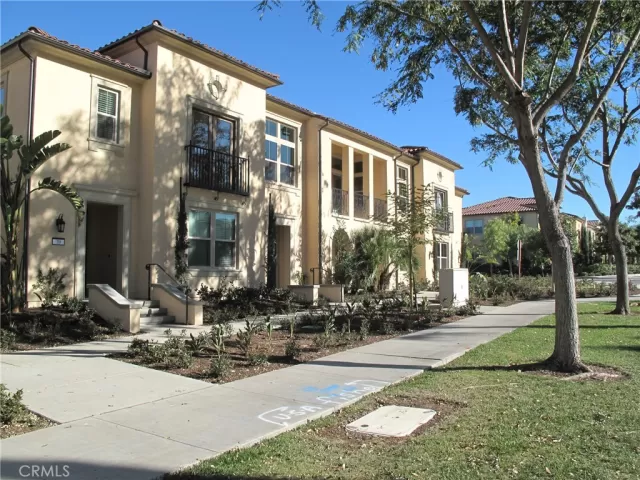 MLS: OC24116114 Condo For Sale