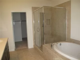 Photo #5: OC24116114 Listing 