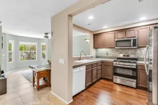 Photo #4: OC24116193 Listing 