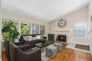 Photo #2: OC24116503 Listing 