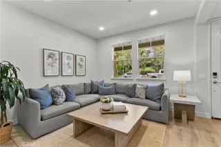 Photo #6: OC24116510 Listing