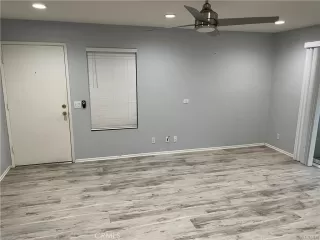 Photo #5: OC24117258 Listing