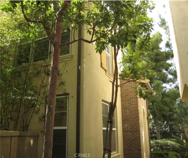 MLS: OC24117324 Condo For Sale