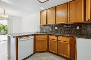 Photo #5: OC24117472 Listing 