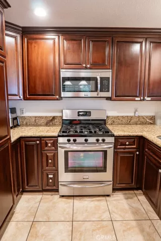 Photo #3: OC24117533 Listing 