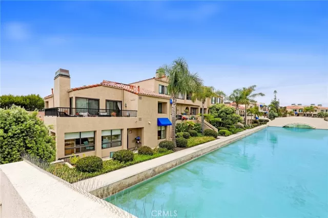 MLS: OC24118180 Condo For Sale