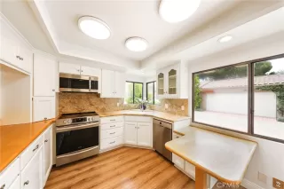 Photo #3: OC24118180 Listing 