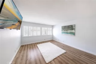 Photo #4: OC24118180 Listing 