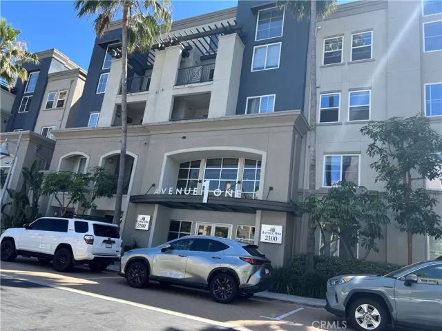 MLS: OC24118459 Condo For Sale