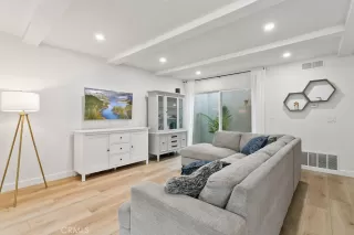 Photo #2: OC24118508 Listing 