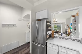 Photo #4: OC24118543 Listing 