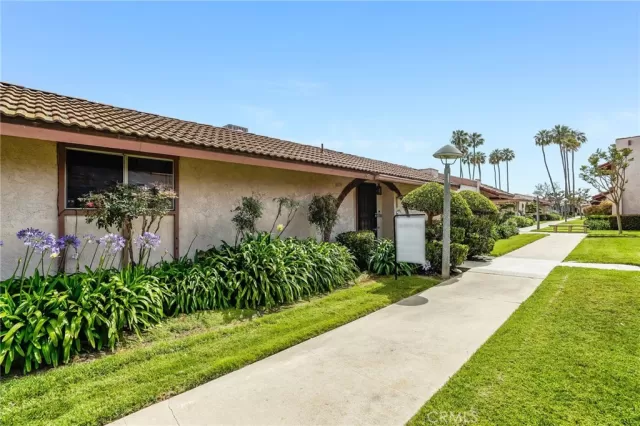 MLS: OC24119463 Condo For Sale