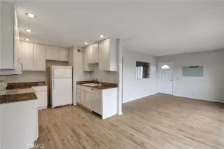 Photo #6: OC24119515 Listing 