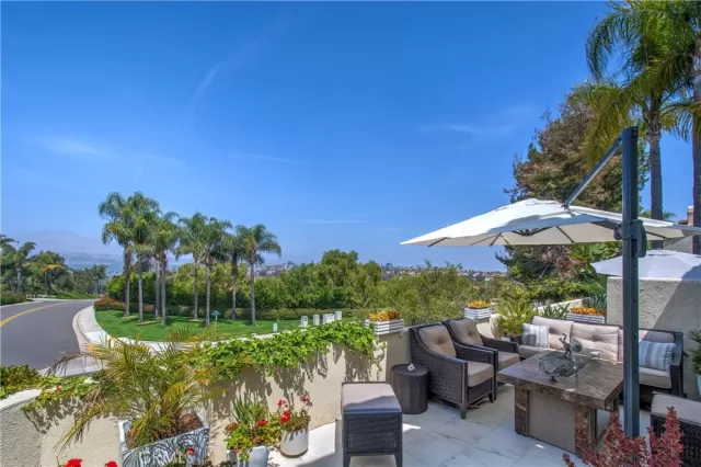 MLS: OC24119563 Condo For Sale