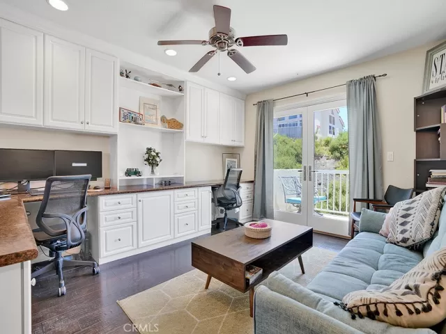 MLS: OC24119769 Condo For Sale