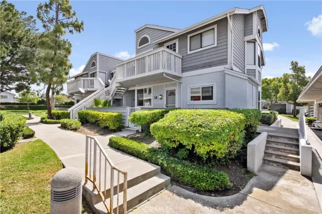 MLS: OC24121027 Condo For Sale