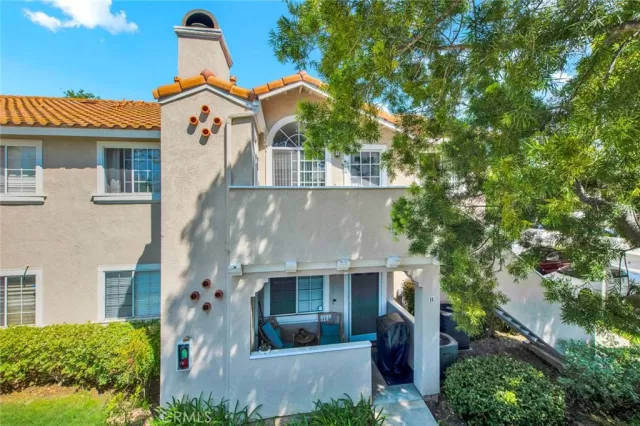 MLS: OC24121106 Condo For Sale