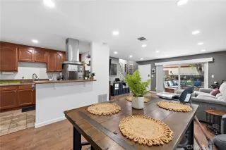 Photo #3: OC24121715 Listing 