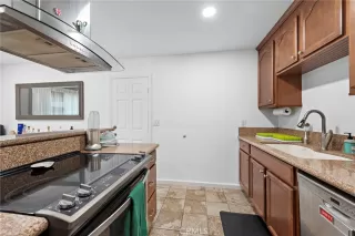 Photo #6: OC24121715 Listing 