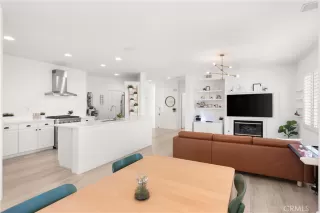 Photo #5: OC24121735 Listing 