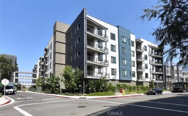 MLS: OC24121986 Condo For Sale