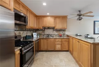 Photo #6: OC24122446 Listing