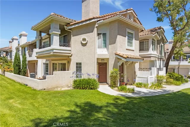 MLS: OC24122471 Condo For Sale