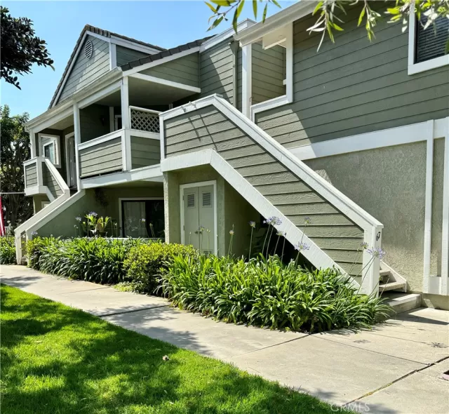 MLS: OC24122567 Condo For Sale