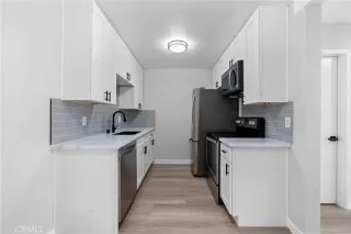 Photo #5: OC24123219 Listing