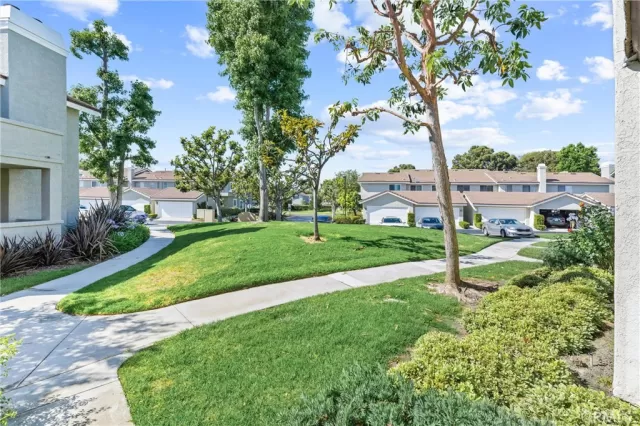 MLS: OC24123587 Condo For Sale