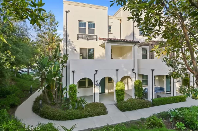 MLS: OC24124224 Condo For Sale