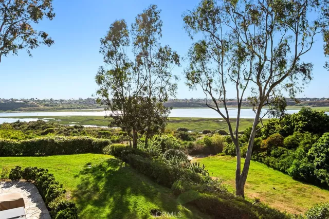 MLS: OC24124504 Condo For Sale