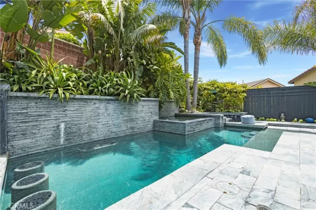 MLS: OC24124622 Condo For Sale