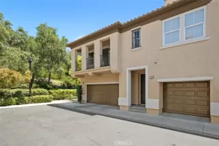 Photo #2: OC24125083 Listing