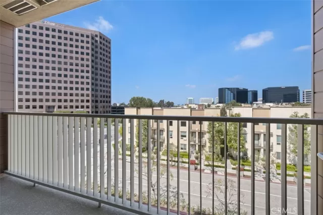 MLS: OC24125148 Condo For Sale