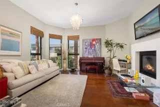 Photo #5: OC24125599 Listing 